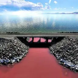 Gambar jalan lintas Great Salt Lake (tanggul)